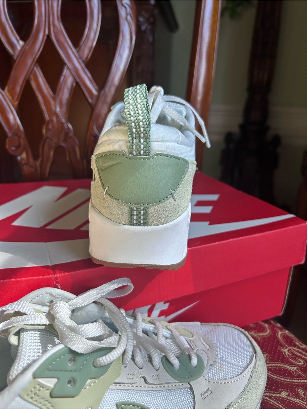Nike Air Max 90 Futura Olive Aura Oil Green Women’s Sneaker 7.5 - Picture 3 of 13